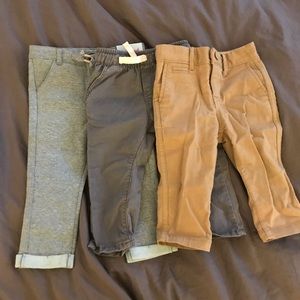 3 pairs of pants size 18 months Gap and Cat & Jack